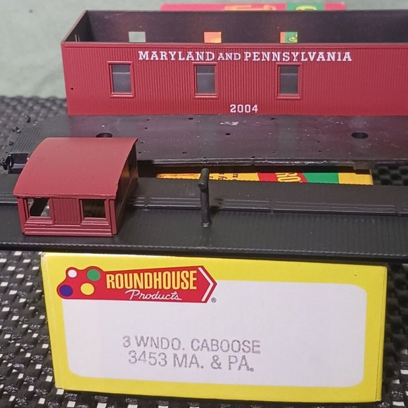 Vintage HO Roundhouse Maryland Pennsylvania 3 Window Caboose Kit Unassembled - Picture 5 of 5